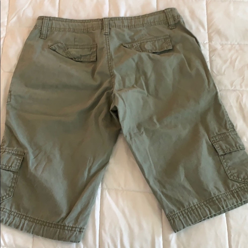 Shorts - Picture 3 of 5